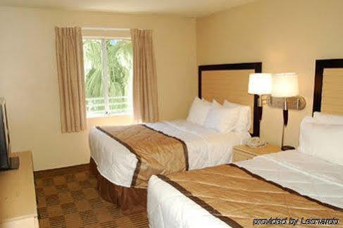 Extended America - - Valley View Hotel